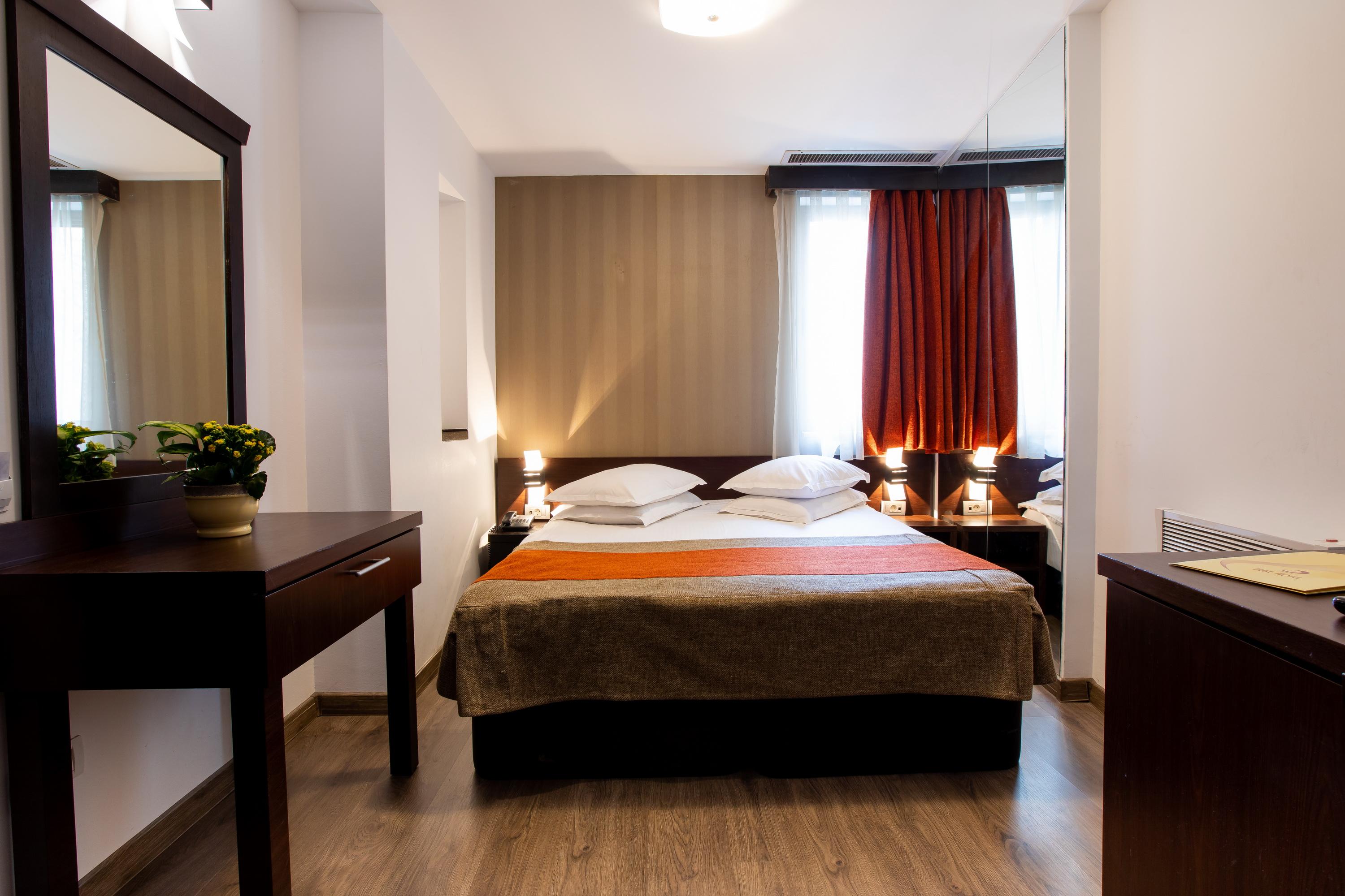 Hotel Duke Armeneasca Center - Ex Tempo